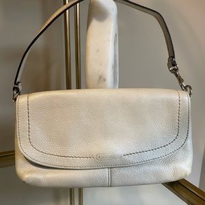 Vintage Coach off white all leather small purse